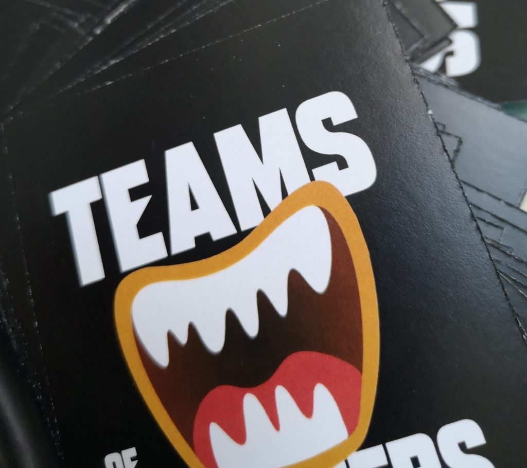 10torsions-village-evenements-insolites-jeu-immersif-team-of-monsters-jeu-de-roles-insolites
