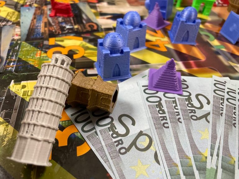 participants-en-pleine-negociation-lors-du-serious-game-dealmakers-anime-par-10torsions
