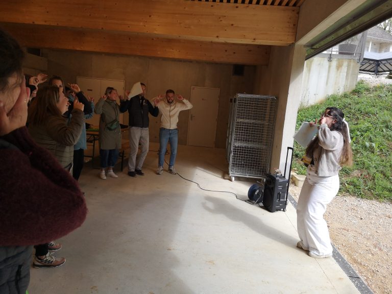animation-team-building-balade-des-dinos-par-10torsions-evenements-insolites