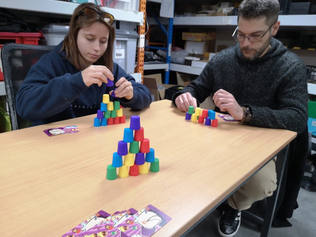 construction-jeu-team-building-sessions-de-reflexion-par-le-jeu-avec-equipe-10torsions
