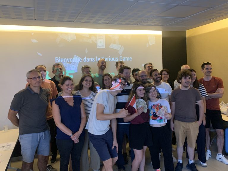 participants-en-action-dans-un-jeu-collaboratif-par-10torsions-evenements-insolites-avec-stef